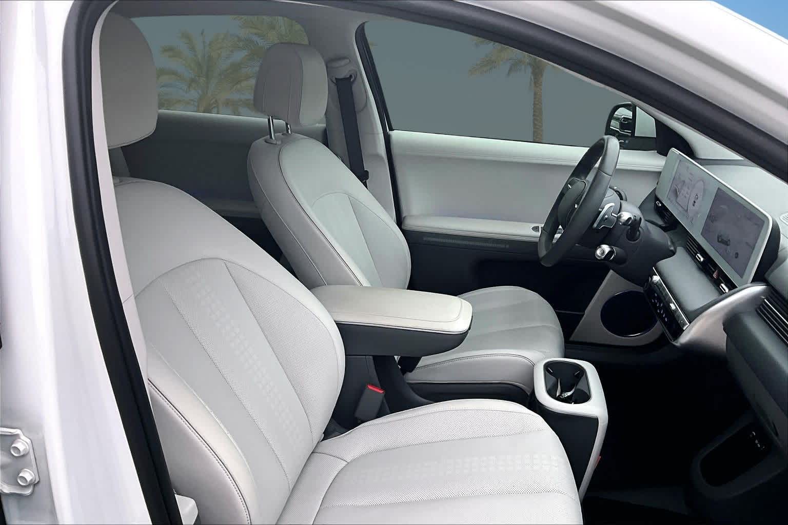 Thumbnail: 2023 Hyundai Ioniq 5 - 13