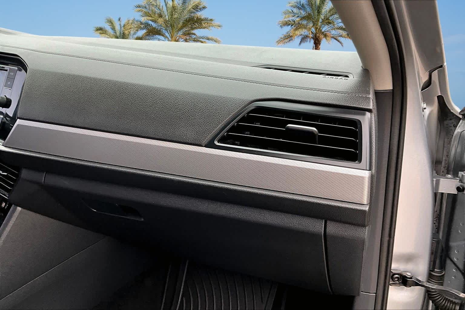 Thumbnail: 2019 Volkswagen Jetta - 20