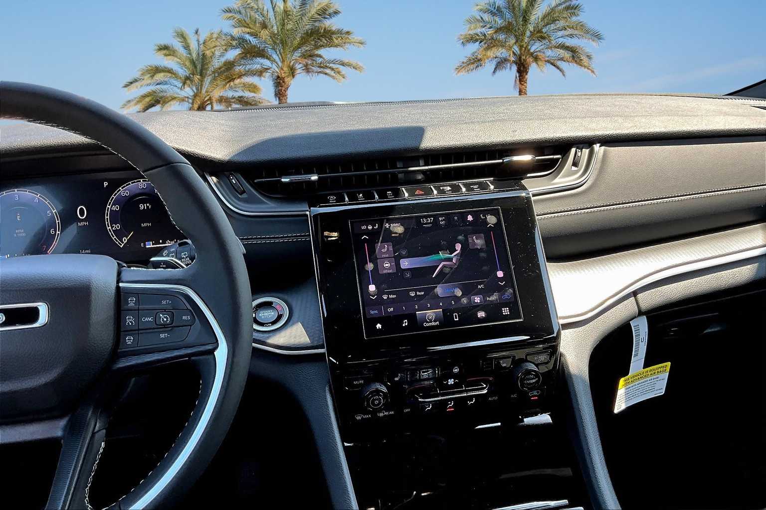 Thumbnail: 2025 Jeep Grand Cherokee - 15