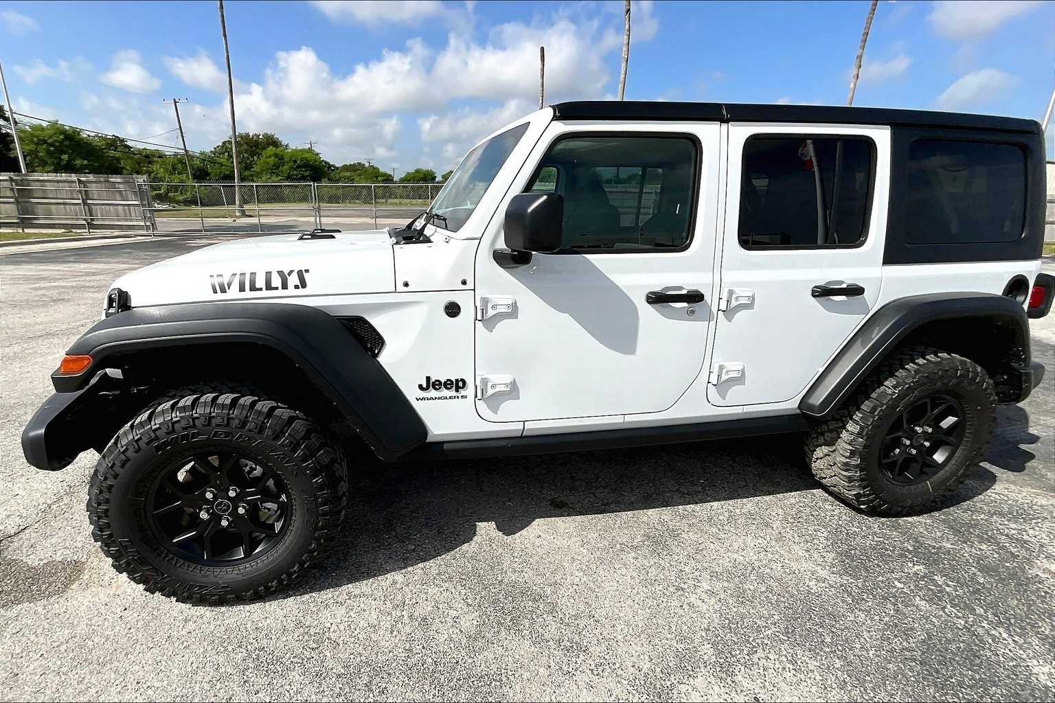 Thumbnail: 2025 Jeep Wrangler - 3