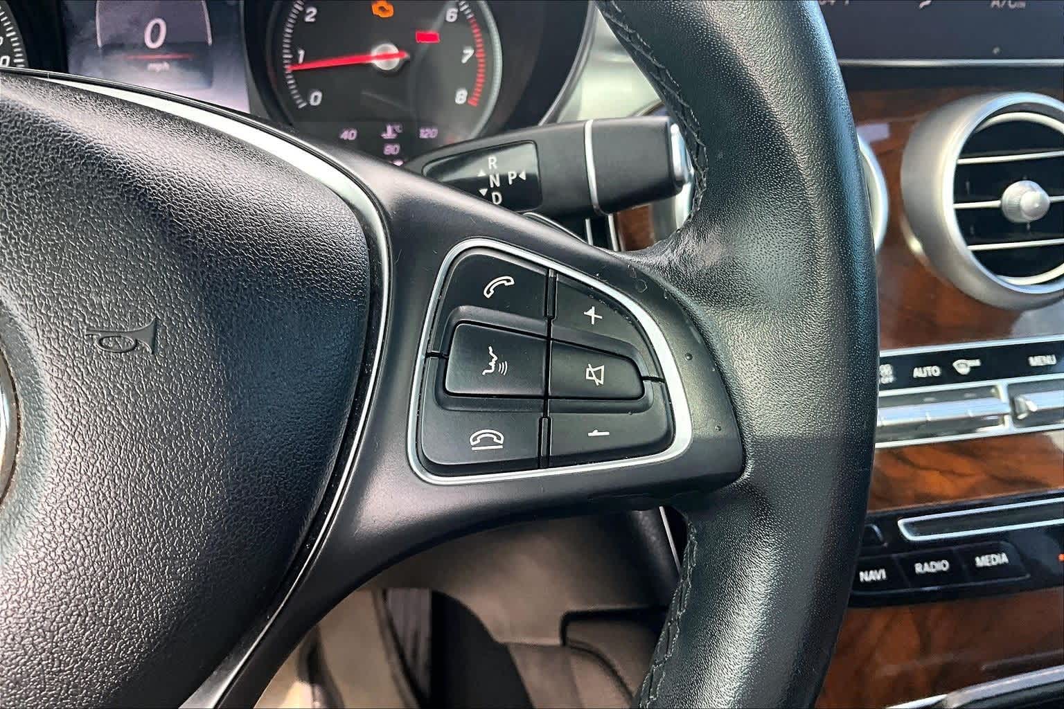 Thumbnail: 2017 Mercedes-Benz GLC - 25