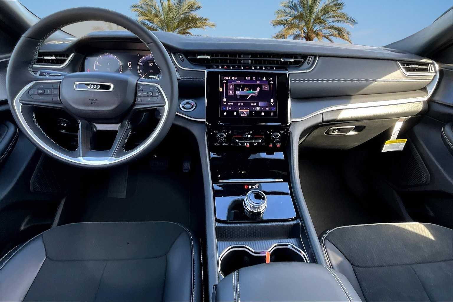 Thumbnail: 2025 Jeep Grand Cherokee - 9