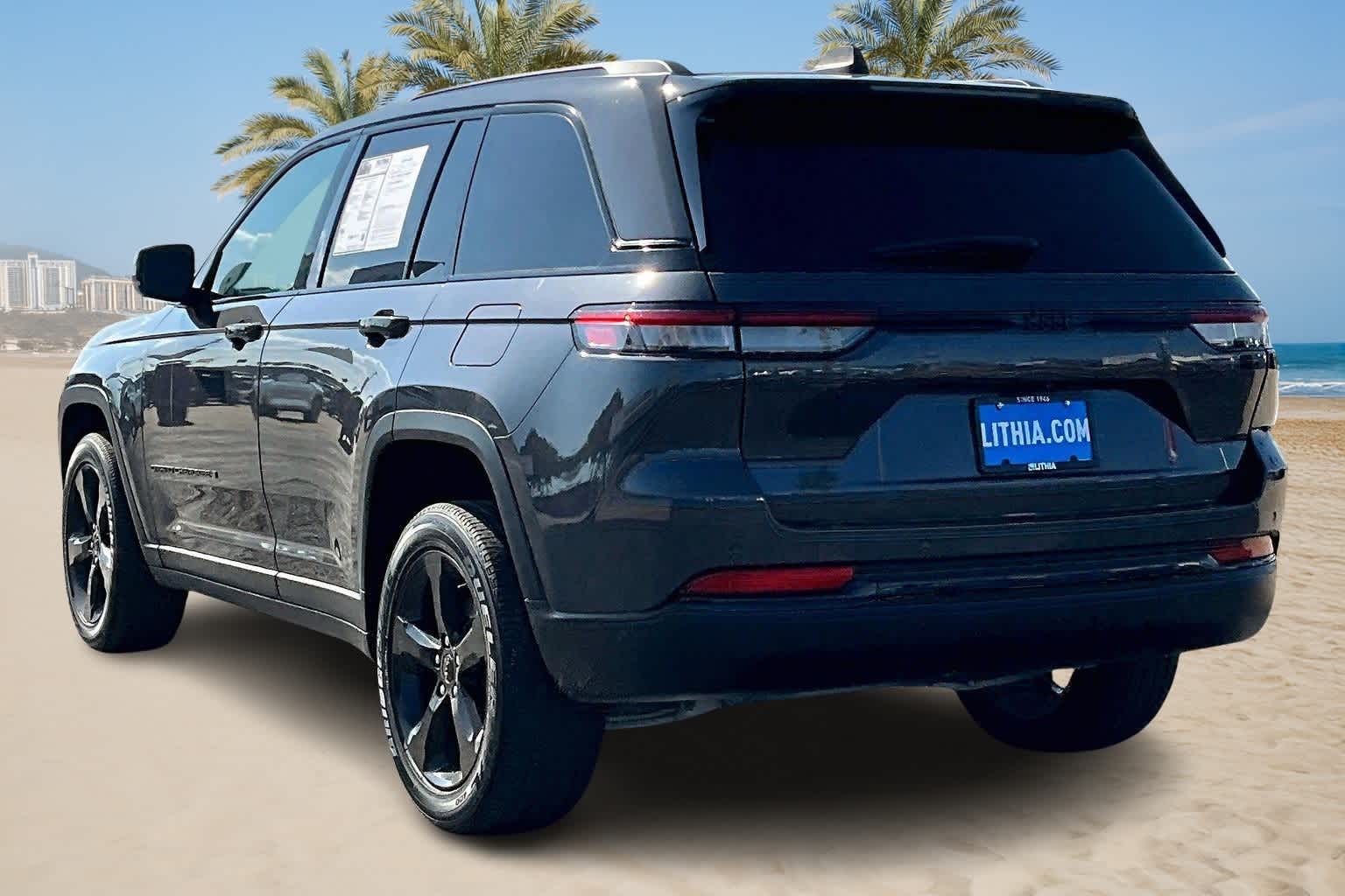 Thumbnail: 2024 Jeep Grand Cherokee - 4