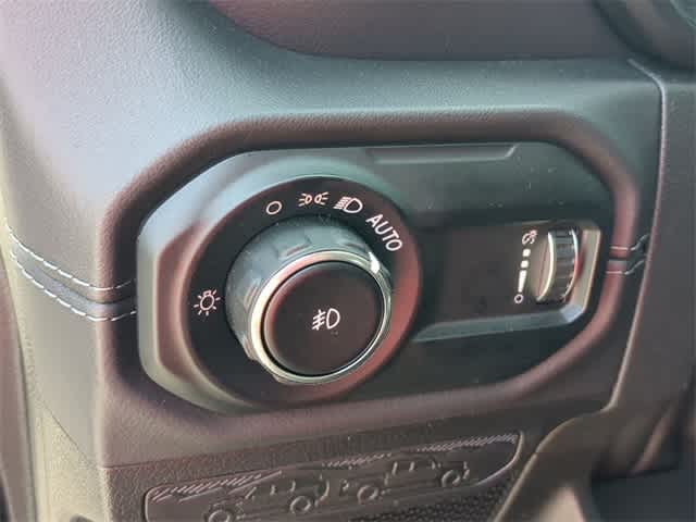 Thumbnail: 2025 Jeep Wrangler - 17