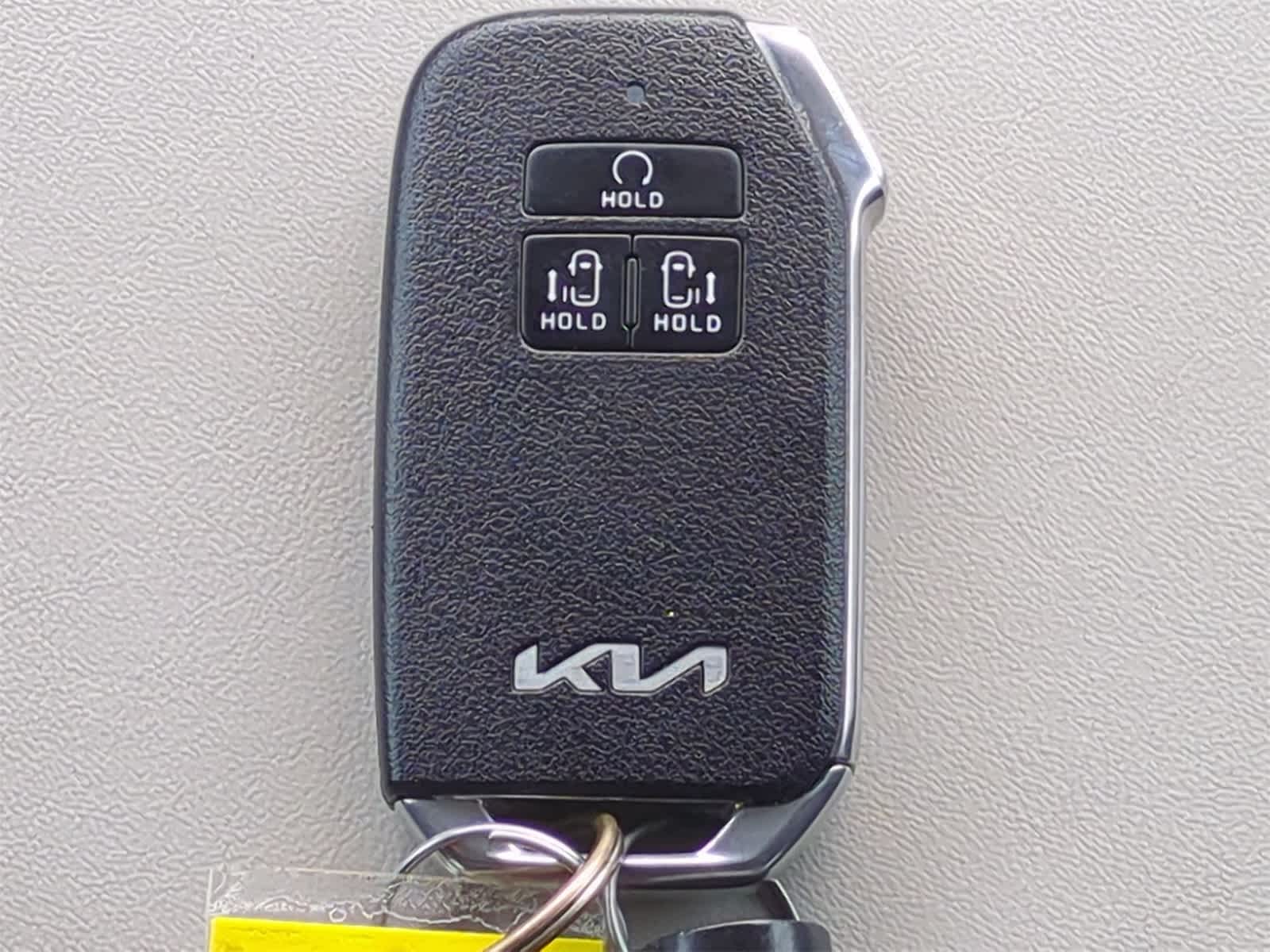 Thumbnail: 2023 Kia Carnival - 34
