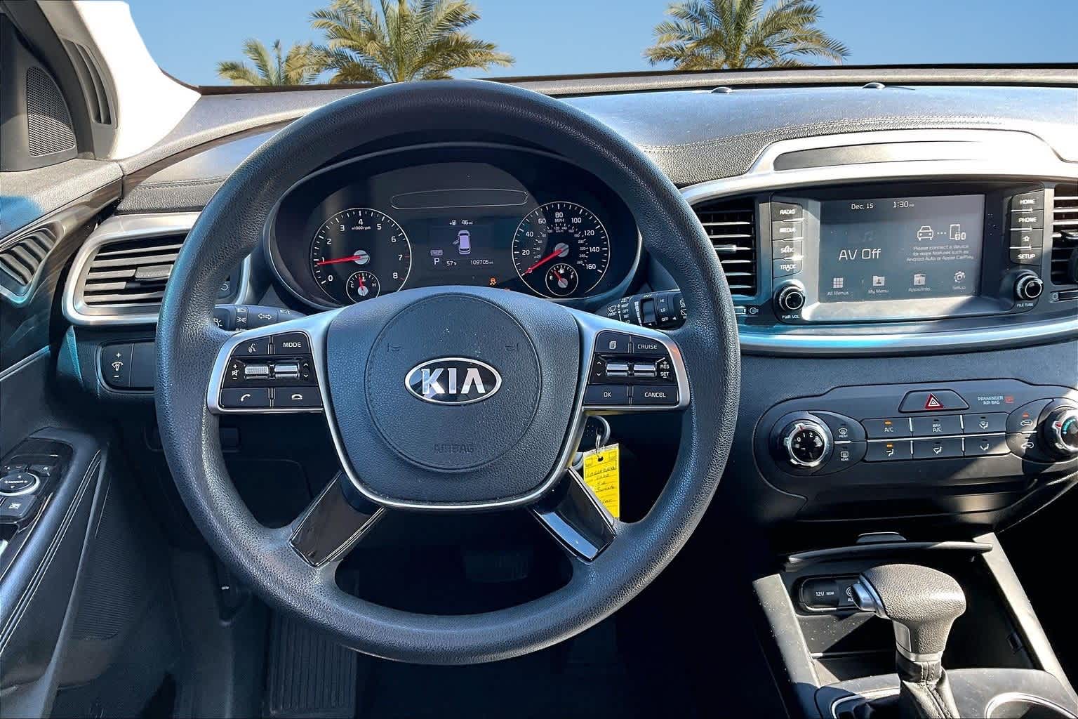 Thumbnail: 2020 Kia Sorento - 15