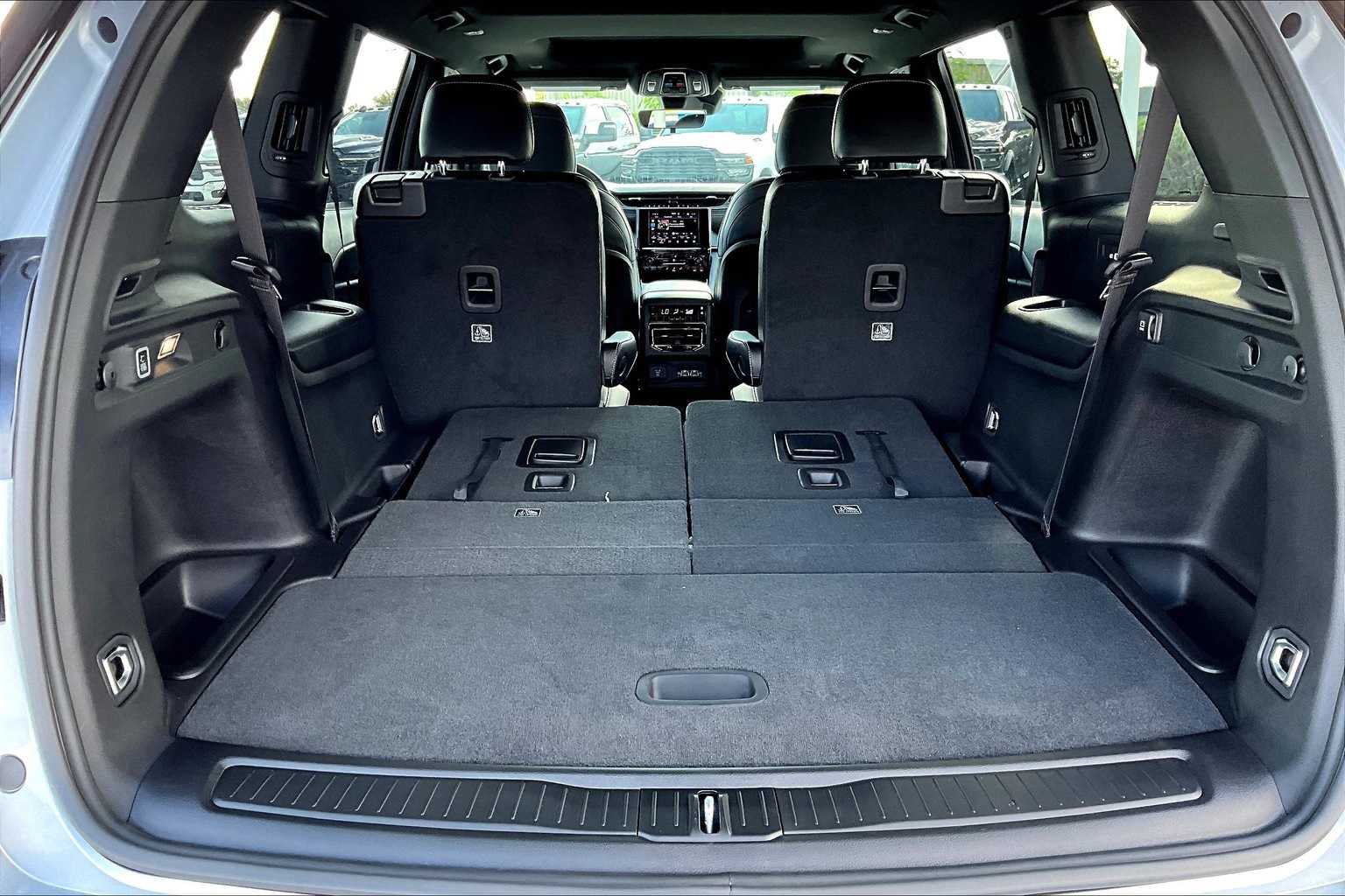 Thumbnail: 2025 Jeep Grand Cherokee - 18