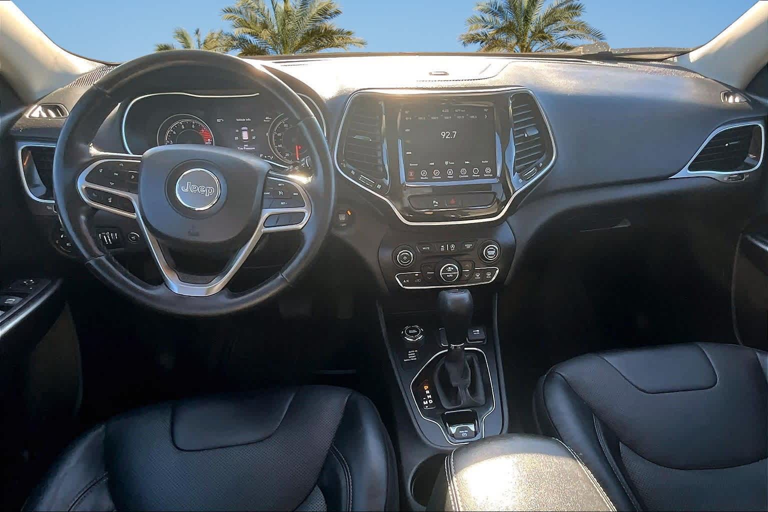 Thumbnail: 2020 Jeep Cherokee - 10