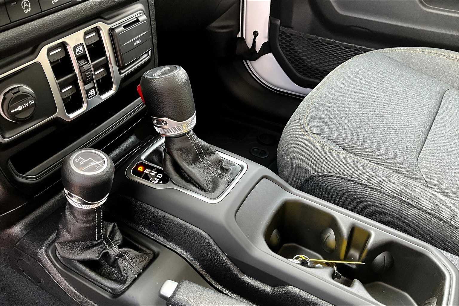 Thumbnail: 2025 Jeep Wrangler - 16