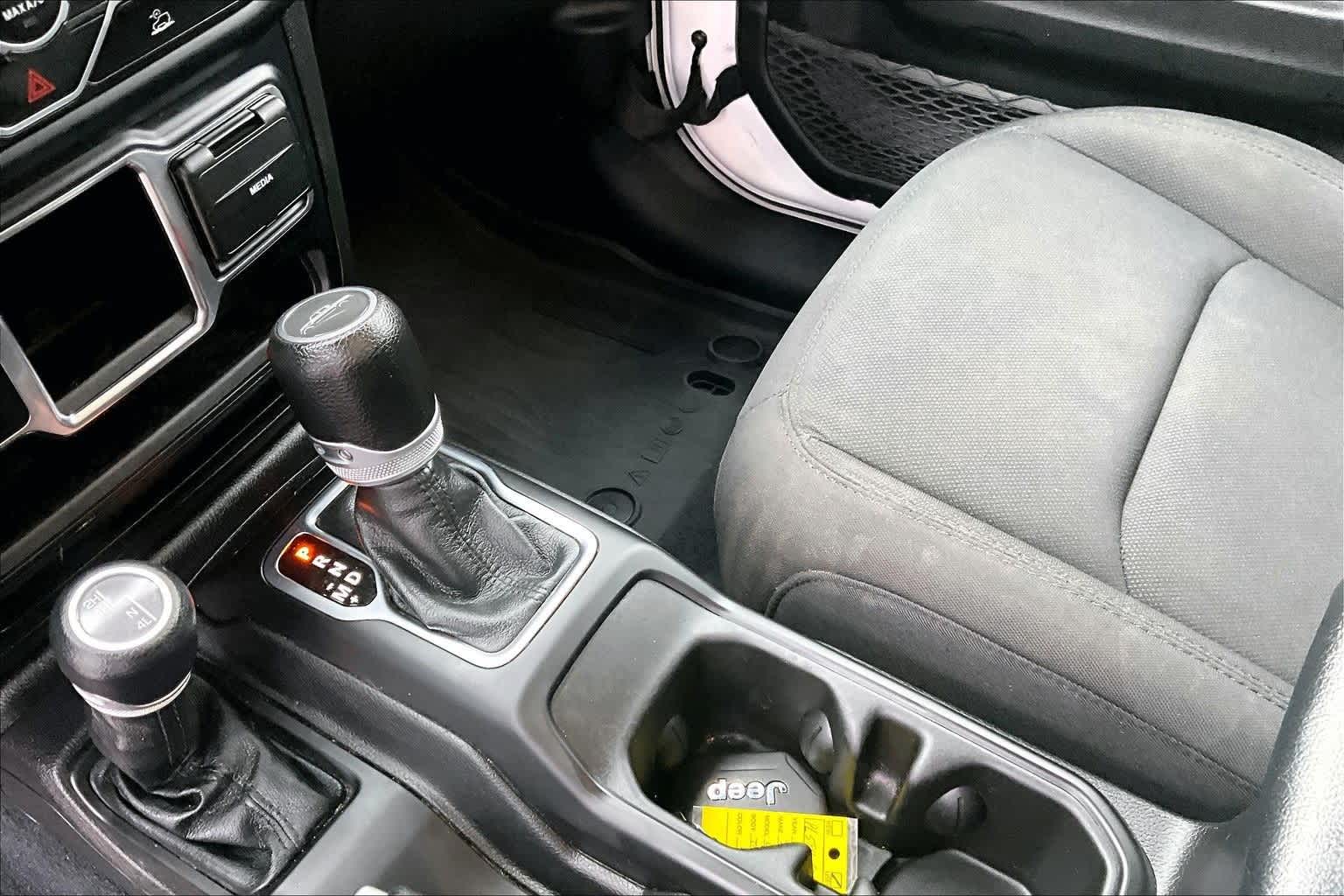 Thumbnail: 2023 Jeep Gladiator - 16