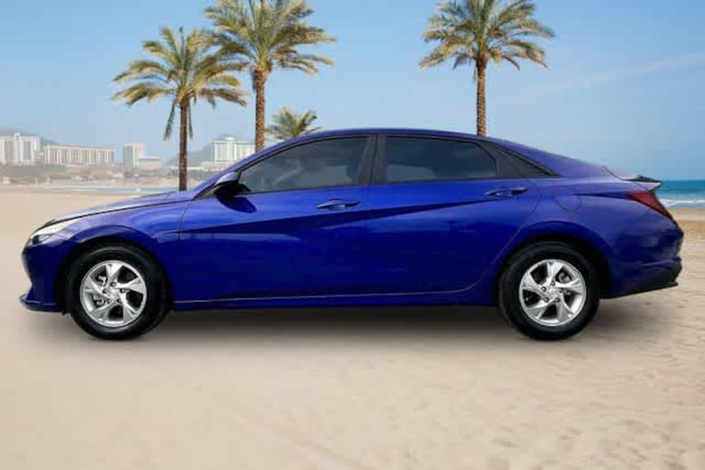 Used 2023 Hyundai Elantra SE Sedan