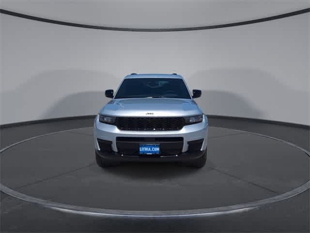 Thumbnail: 2025 Jeep Grand Cherokee - 3
