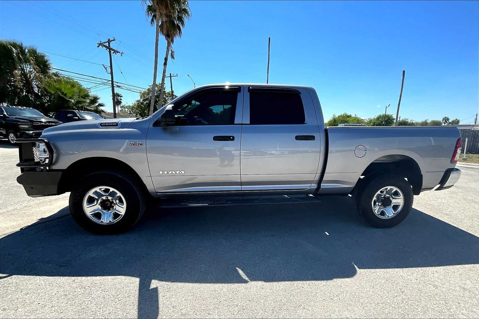 2021 Ram 2500 Tradesman photo 3