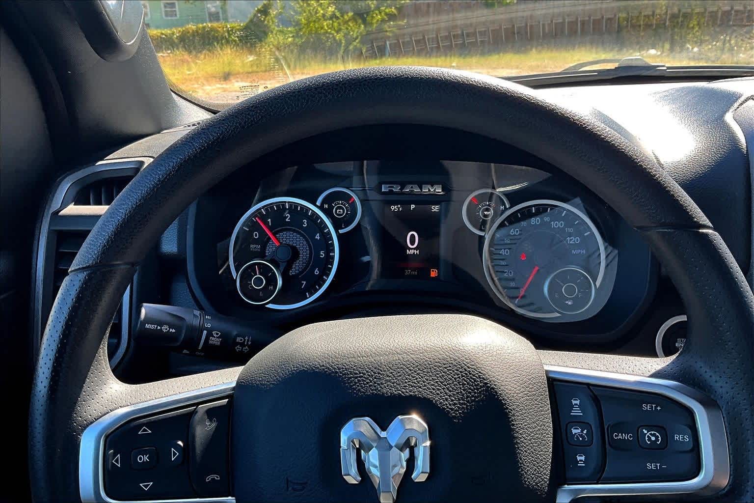 Thumbnail: 2025 RAM 1500 - 18