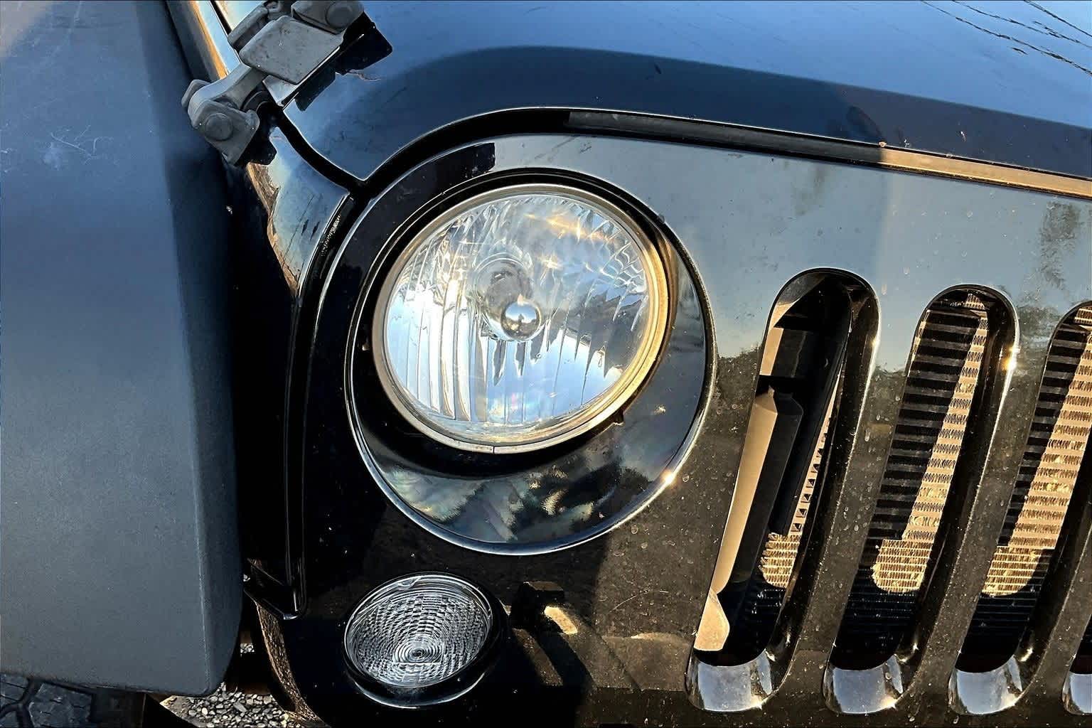 Thumbnail: 2016 Jeep Wrangler - 31