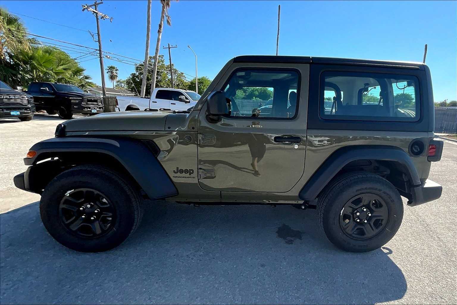 Thumbnail: 2025 Jeep Wrangler - 3