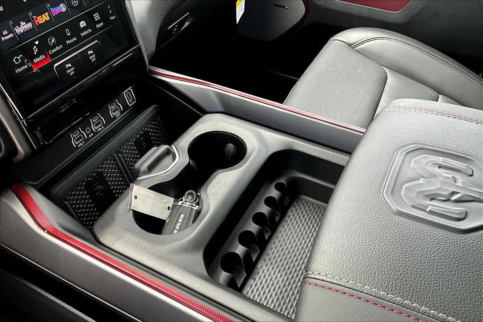Thumbnail: 2025 RAM 1500 - 17