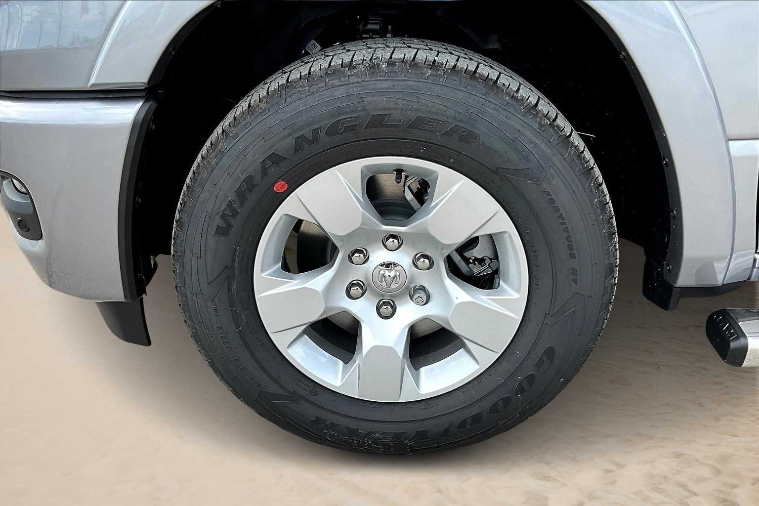 Thumbnail: 2025 RAM 1500 - 8