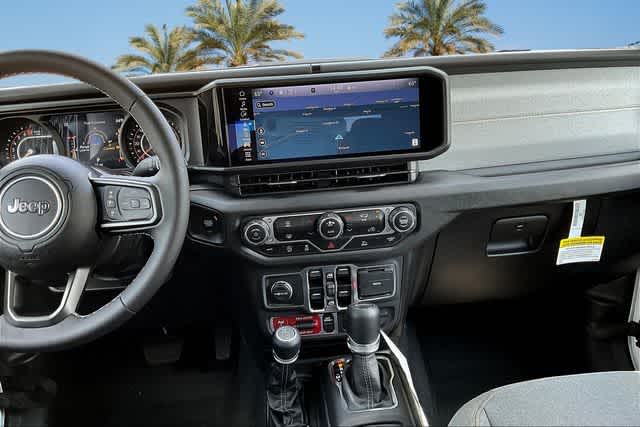 Thumbnail: 2025 Jeep Gladiator - 10