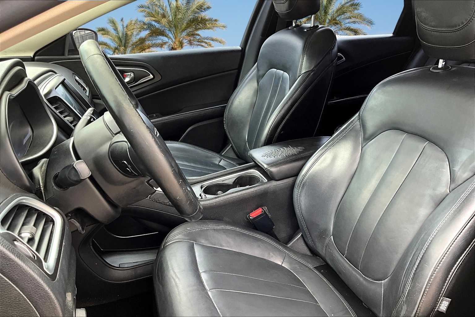 Thumbnail: 2016 Chrysler 200 - 11