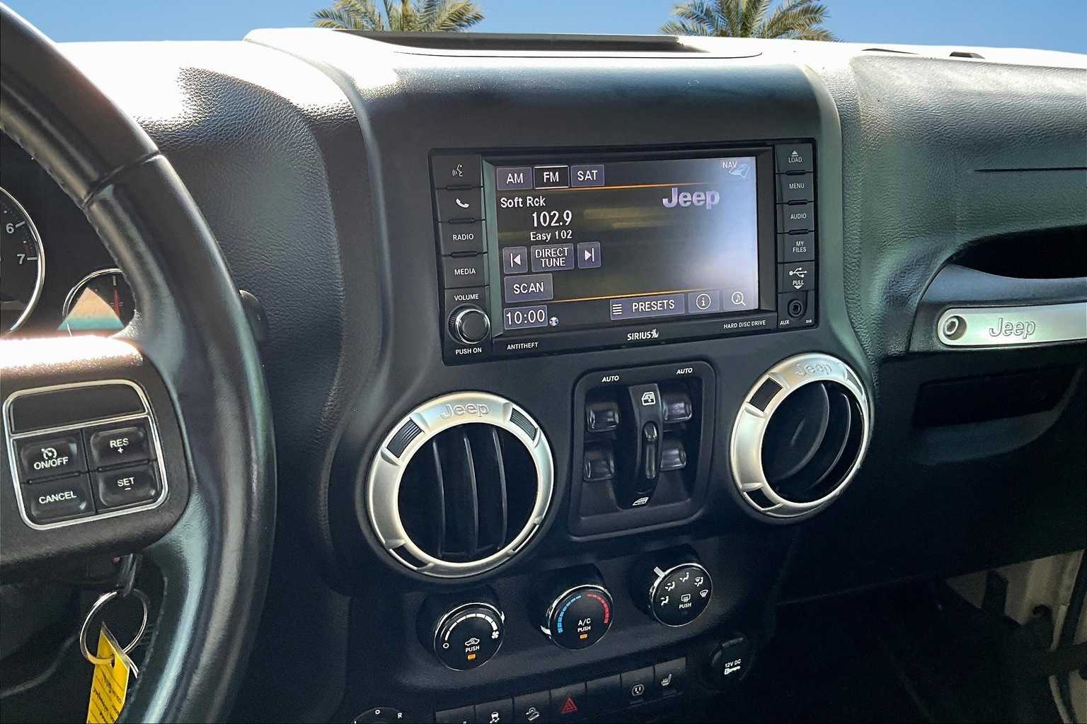 Thumbnail: 2018 Jeep Wrangler - 15