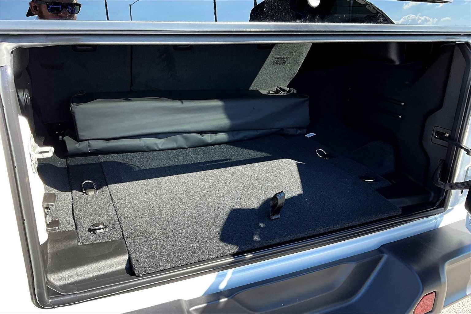 Thumbnail: 2025 Jeep Wrangler - 18