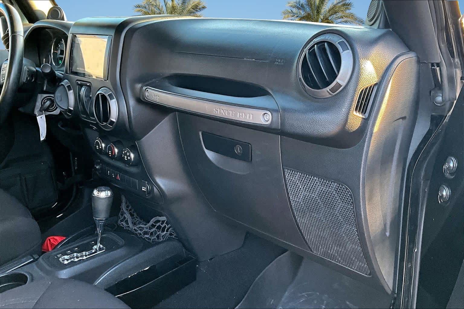 Thumbnail: 2014 Jeep Wrangler - 20