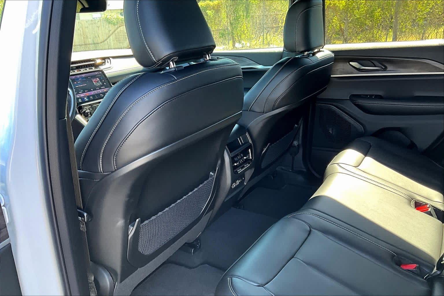 Thumbnail: 2025 Jeep Grand Cherokee - 12