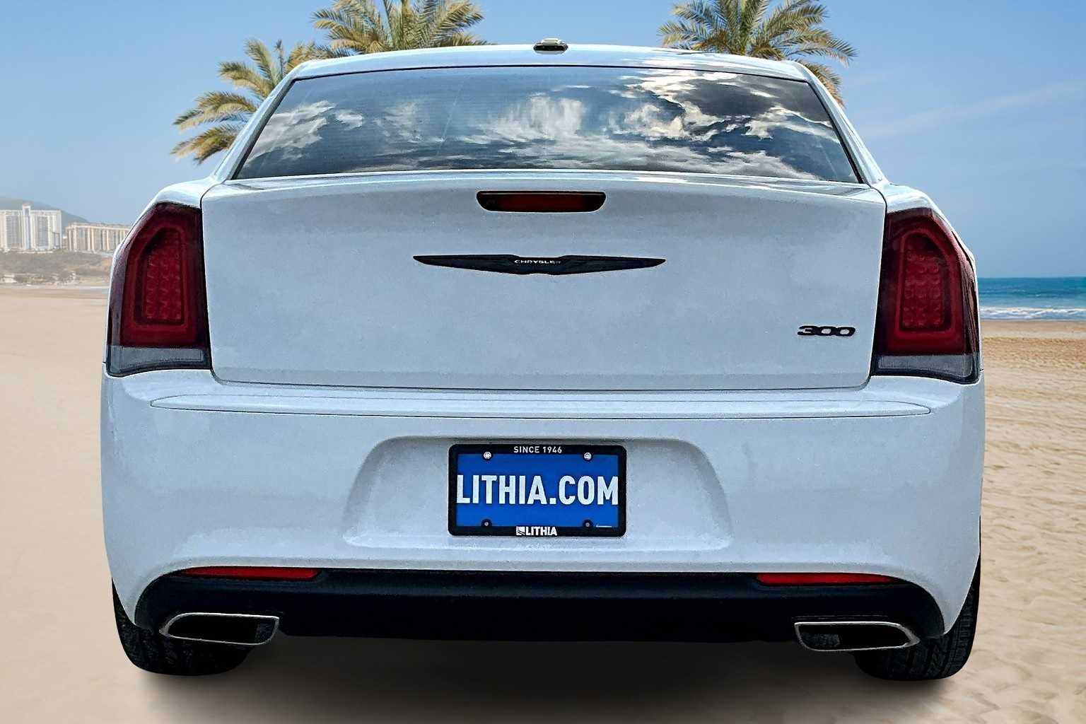 Thumbnail: 2022 Chrysler 300 - 5