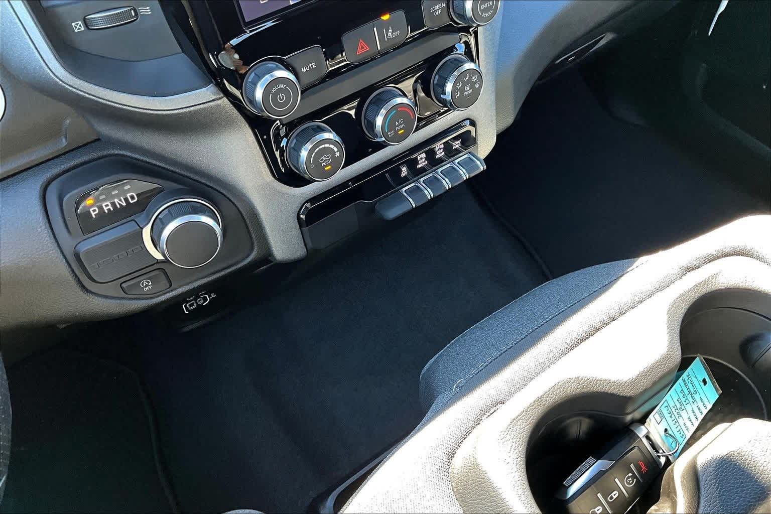 Thumbnail: 2025 RAM 1500 - 17