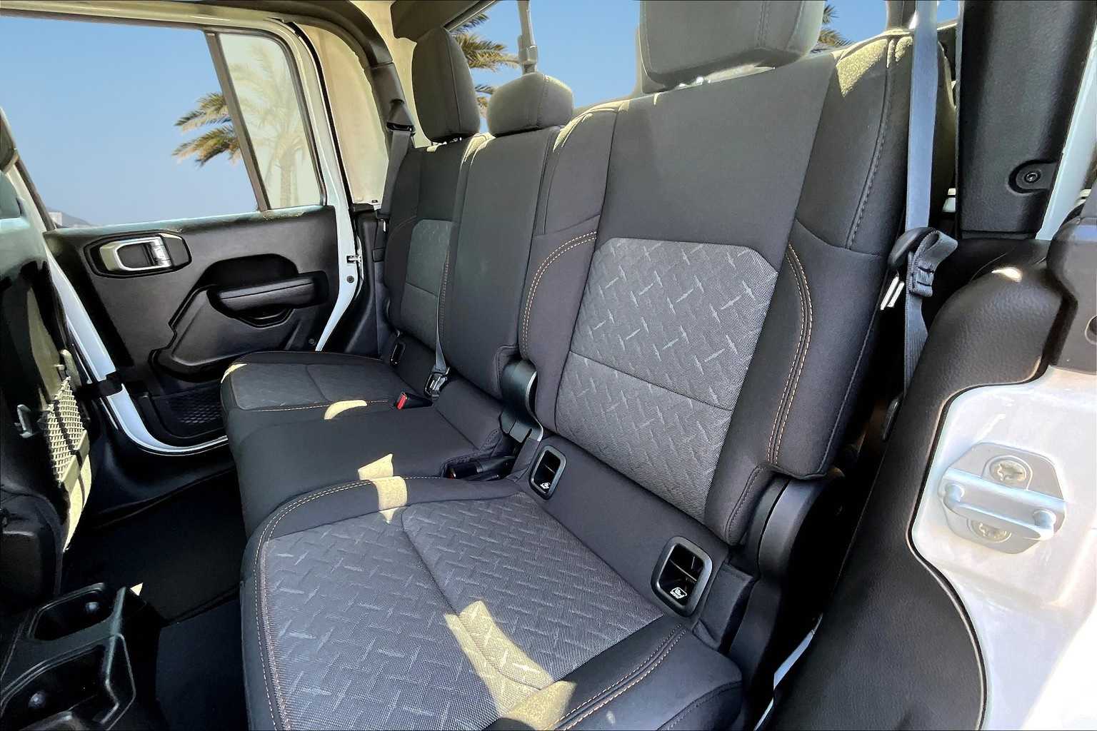 Thumbnail: 2025 Jeep Gladiator - 12