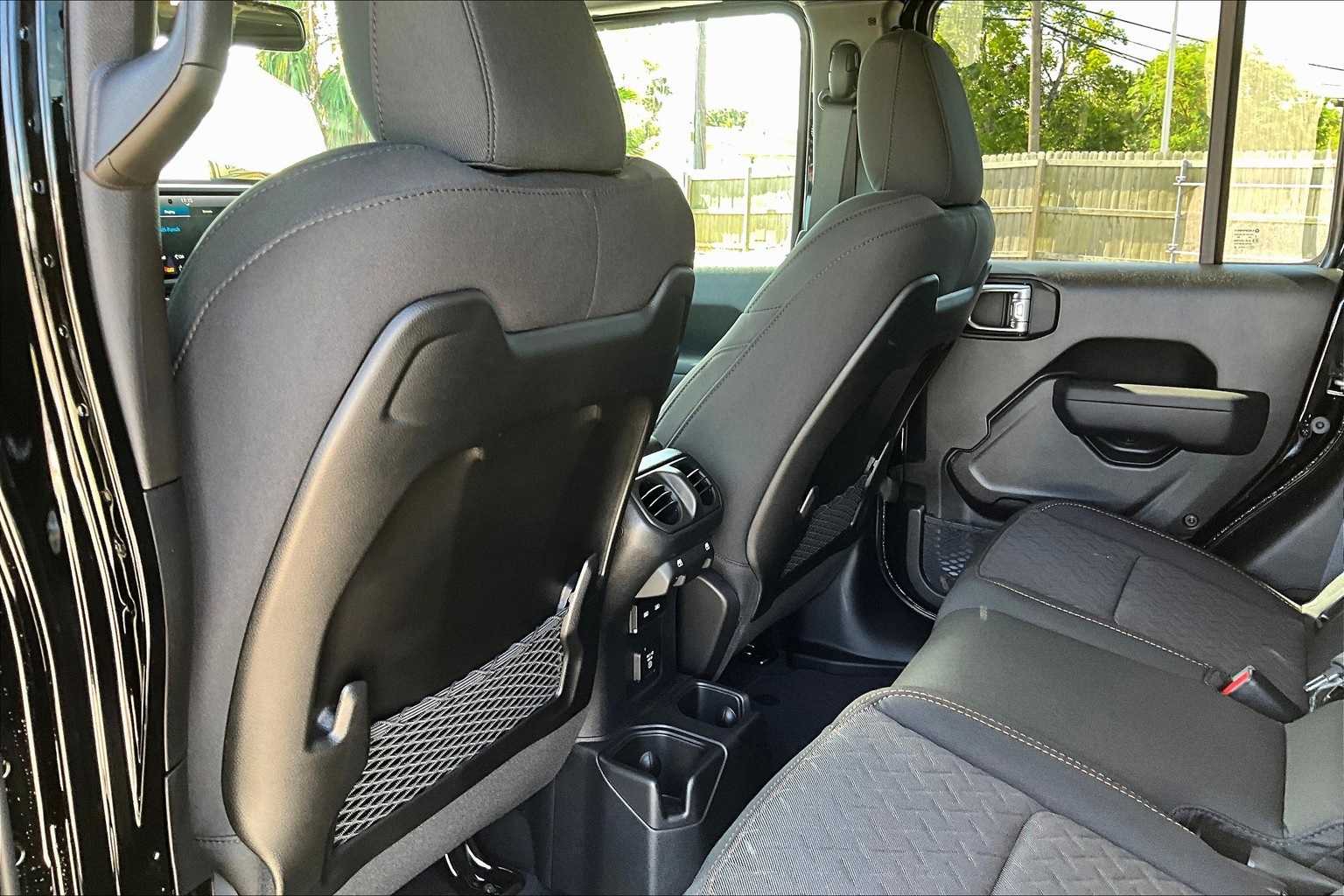 Thumbnail: 2025 Jeep Gladiator - 12