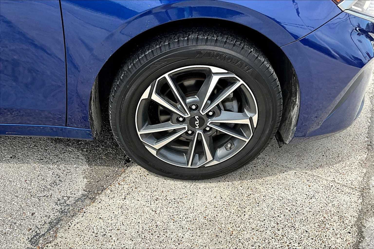 Thumbnail: 2022 Kia Forte - 34