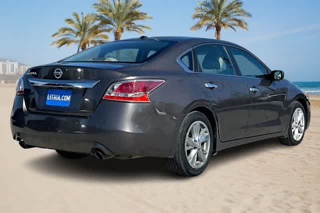 Thumbnail: 2015 Nissan Altima - 22