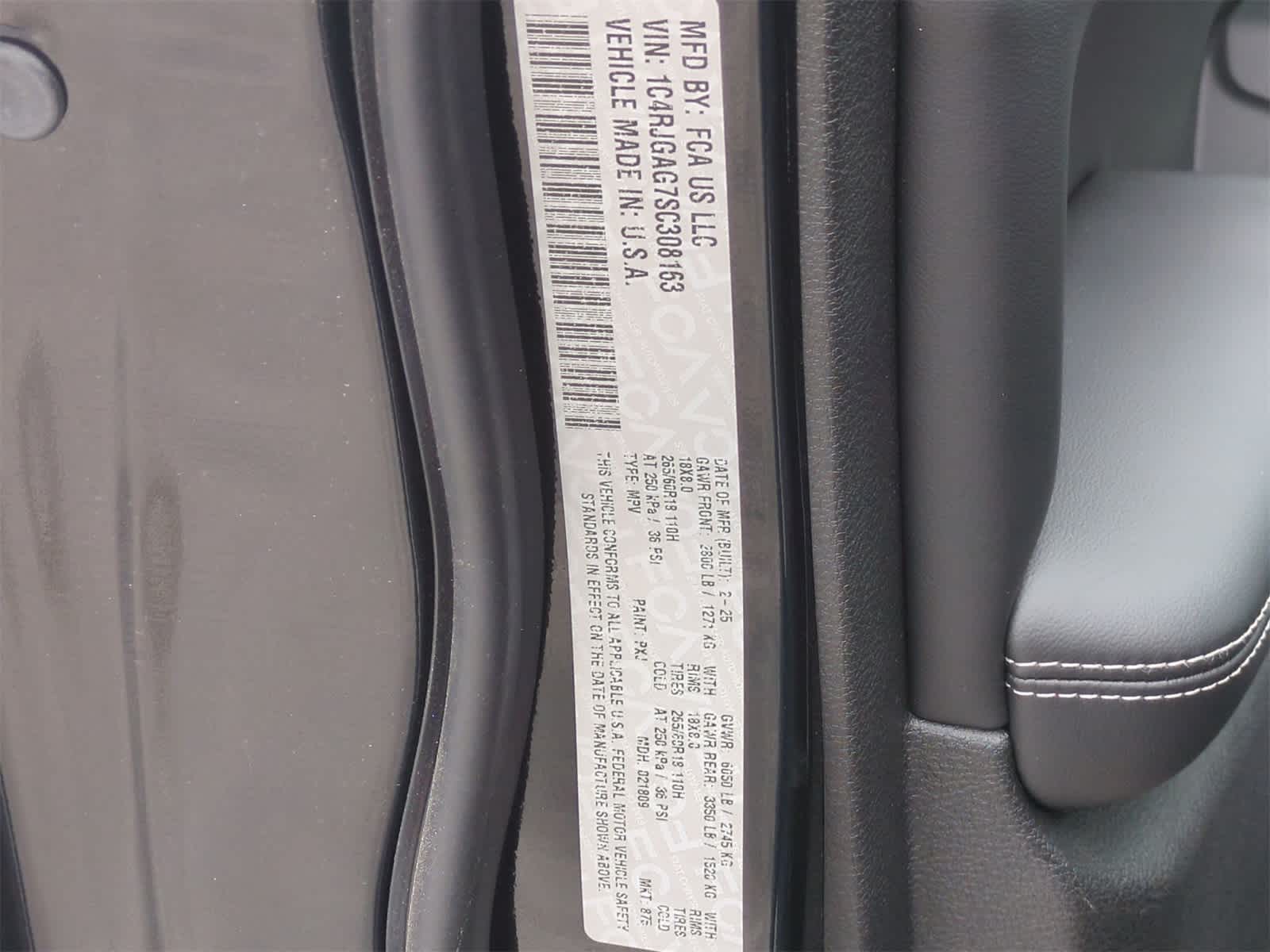2025 Jeep Grand Cherokee Altitude 35