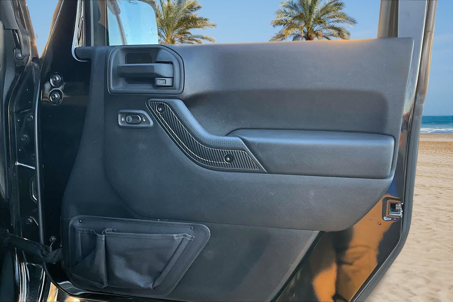 Thumbnail: 2014 Jeep Wrangler - 24