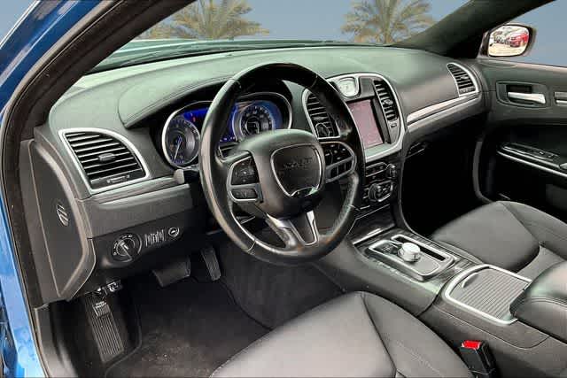 Thumbnail: 2022 Chrysler 300 - 2