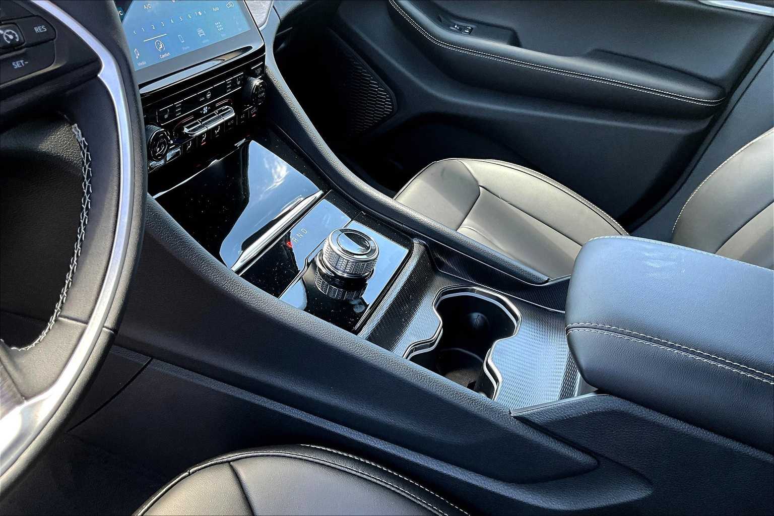 Thumbnail: 2025 Jeep Grand Cherokee - 17