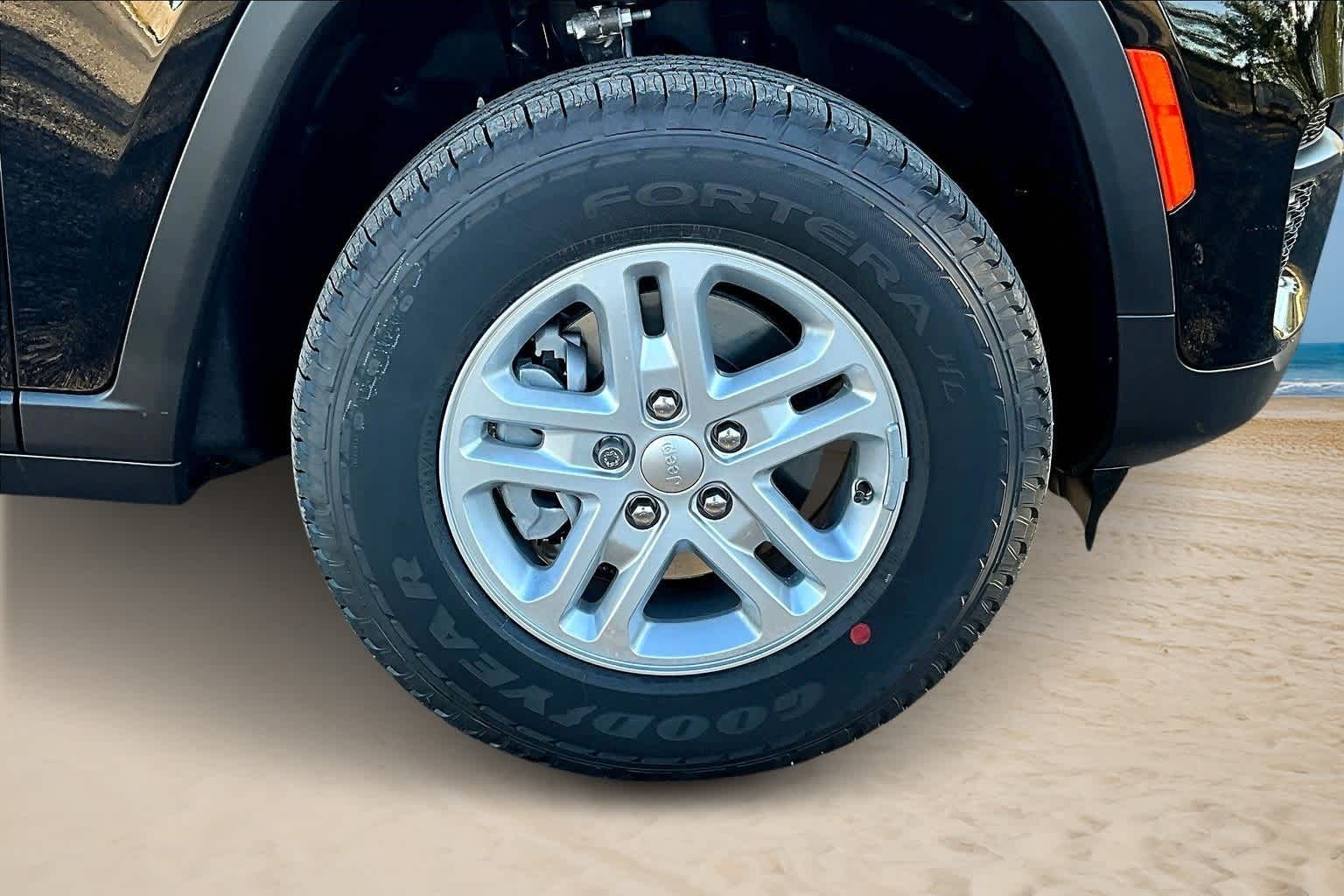 Thumbnail: 2025 Jeep Grand Cherokee - 7