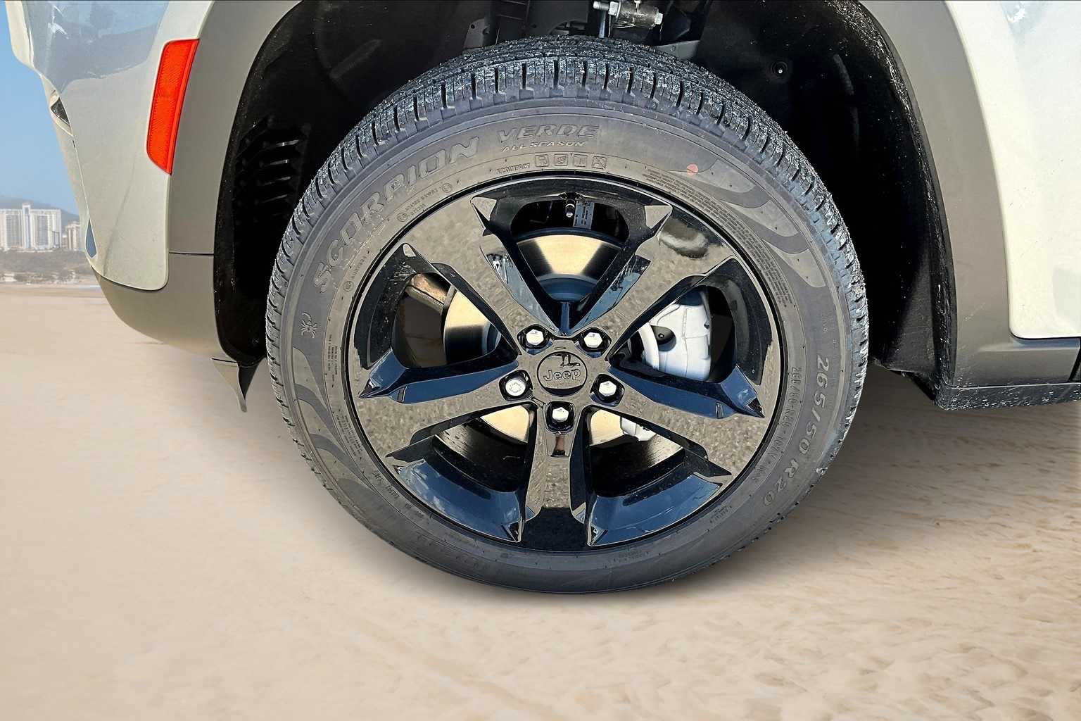 Thumbnail: 2025 Jeep Grand Cherokee - 8