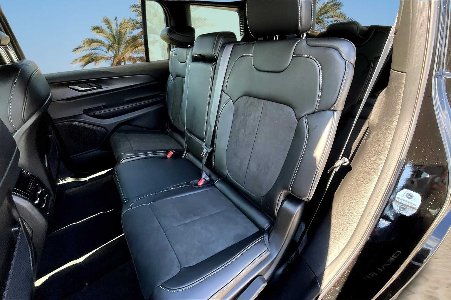 Thumbnail: 2025 Jeep Grand Cherokee - 12