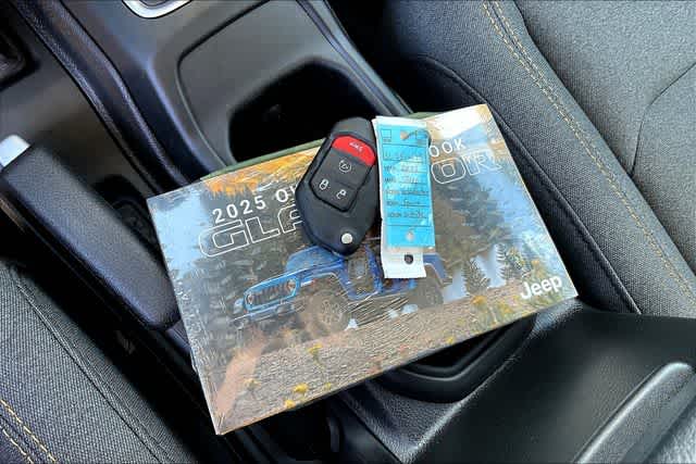 Thumbnail: 2025 Jeep Gladiator - 18
