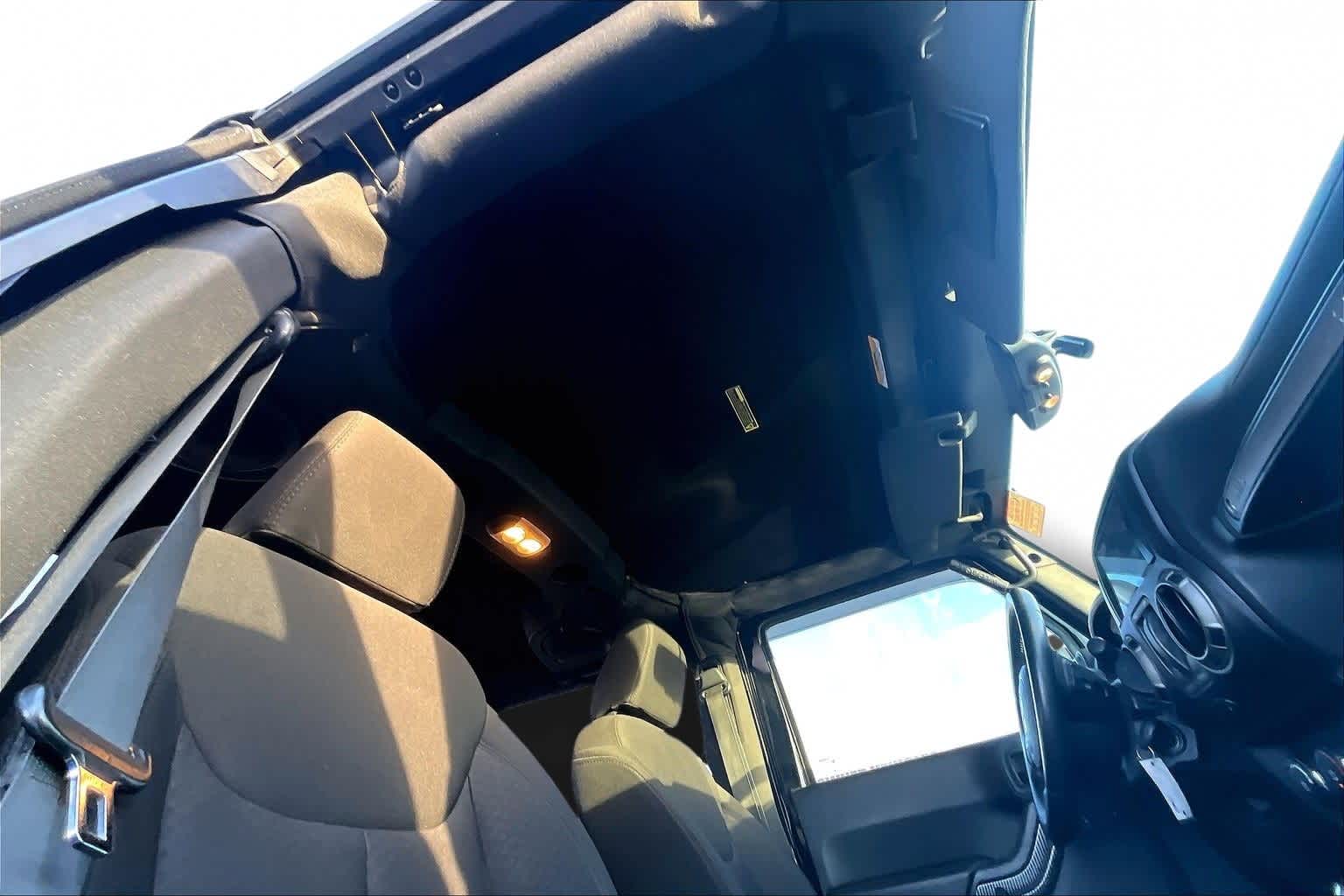 Thumbnail: 2014 Jeep Wrangler - 25