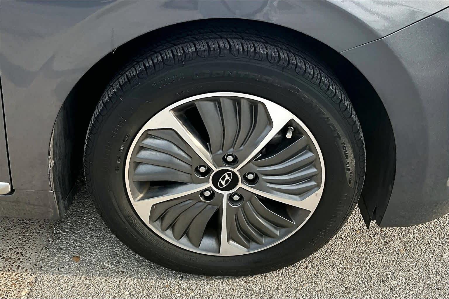 Thumbnail: 2020 Hyundai Ioniq - 30