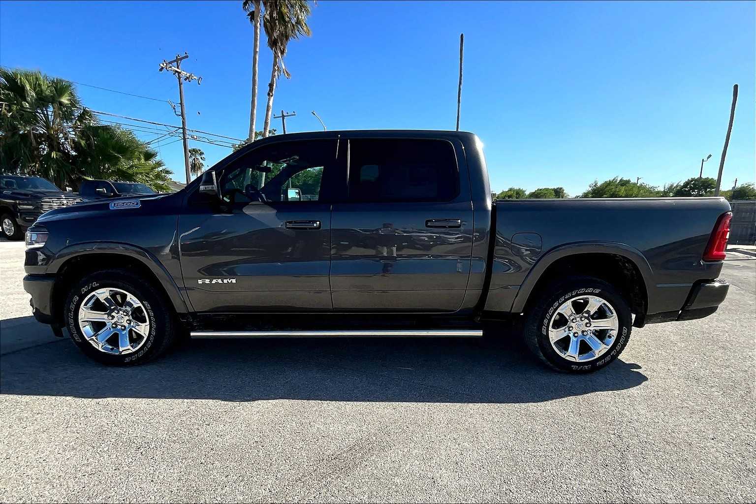 New 2026 Ram 1500 LONE STAR CREW CAB 4X4 5'7 BOX Pickup
