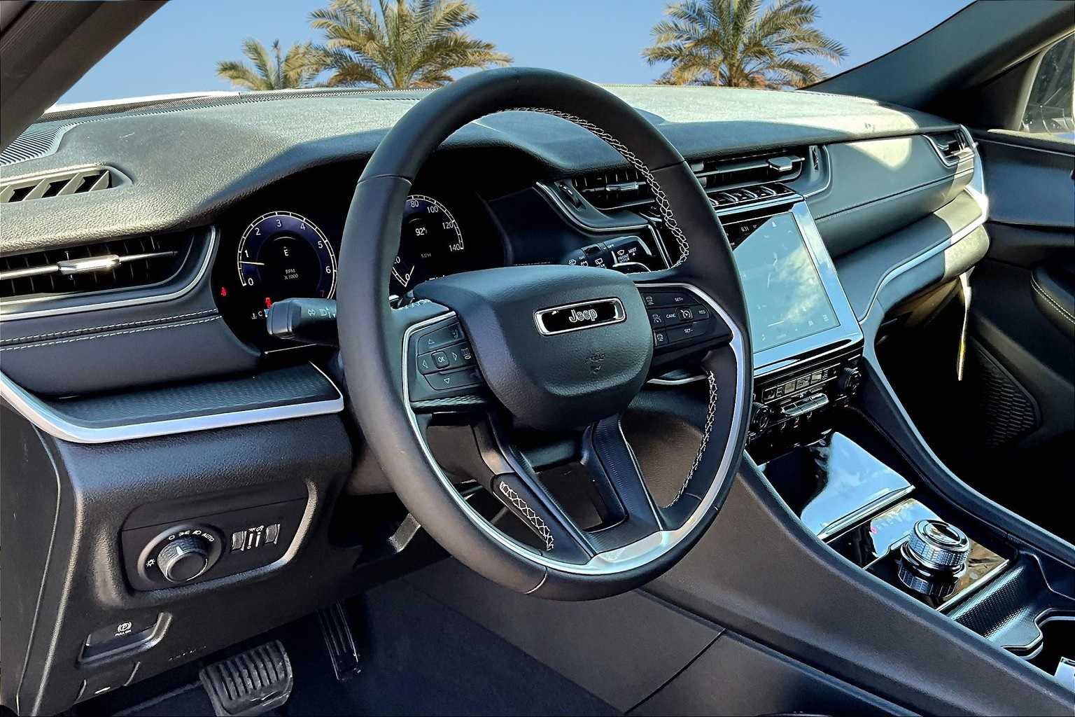 Thumbnail: 2025 Jeep Grand Cherokee - 2