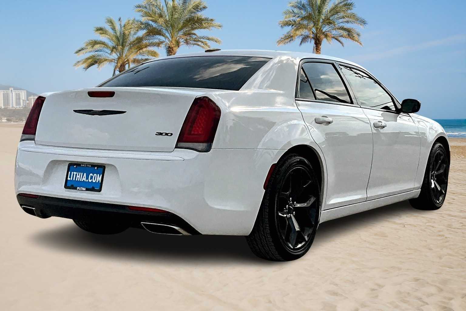 Thumbnail: 2022 Chrysler 300 - 23