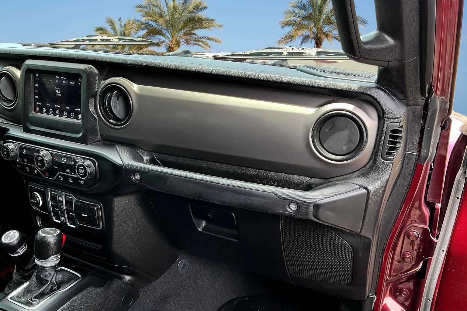 2021 Jeep Gladiator Sport 23