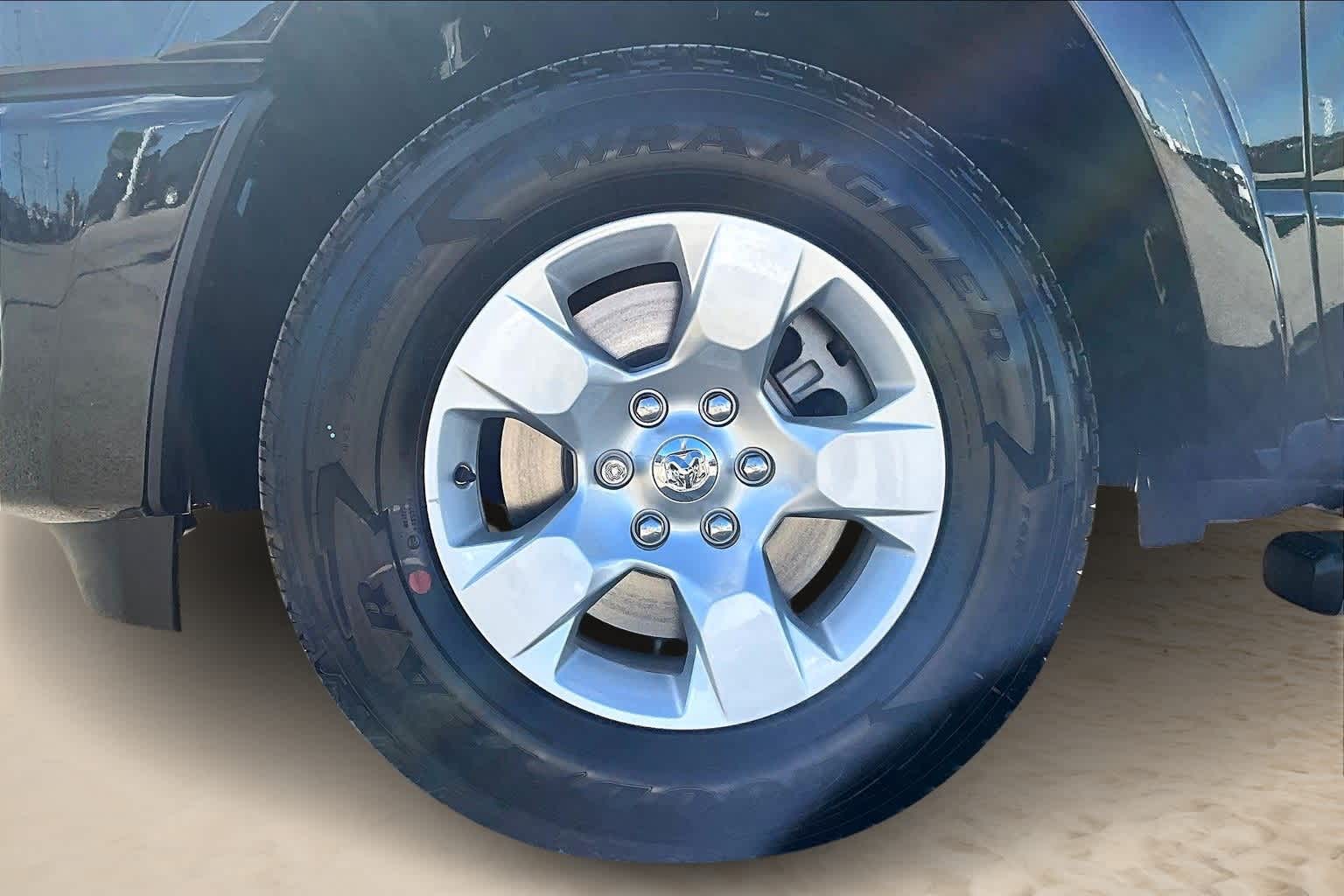 Thumbnail: 2025 RAM 1500 - 8