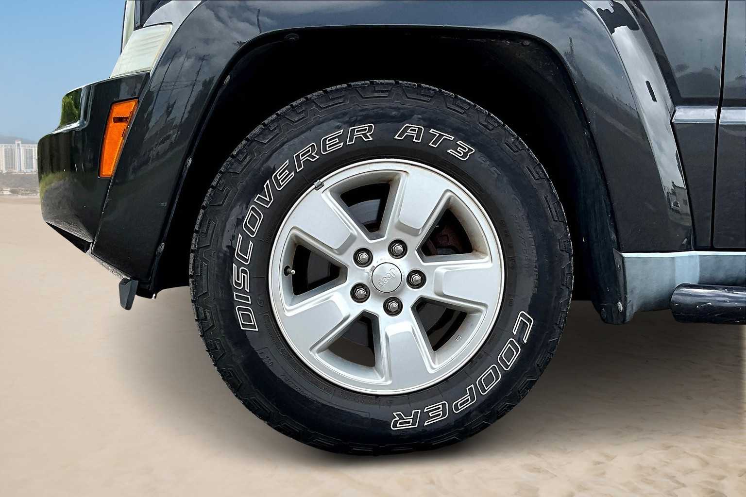 2011 Jeep Liberty Sport 8